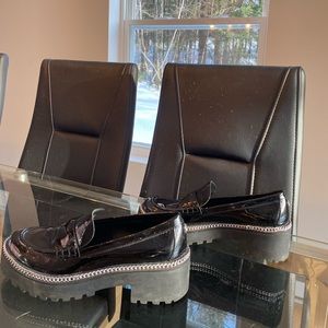 Chaussure Wishbone noire avec talon bloc / Black Wishbone shoe